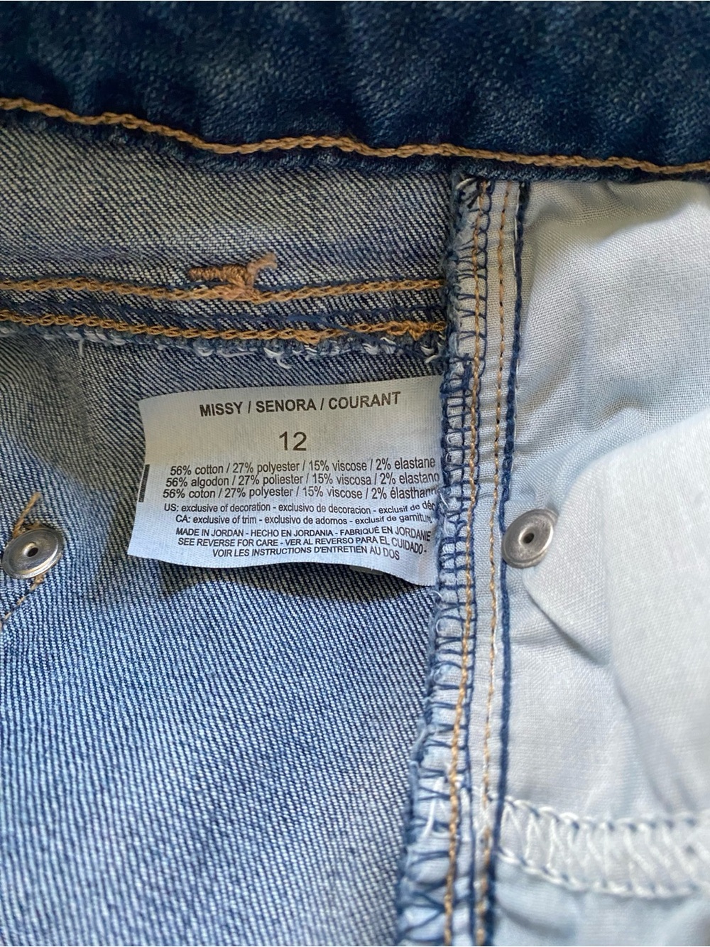 Bandolino Medium Wash Bermuda Denim Shorts Mid Rise Stretch Womens 12 - Picture 5 of 12